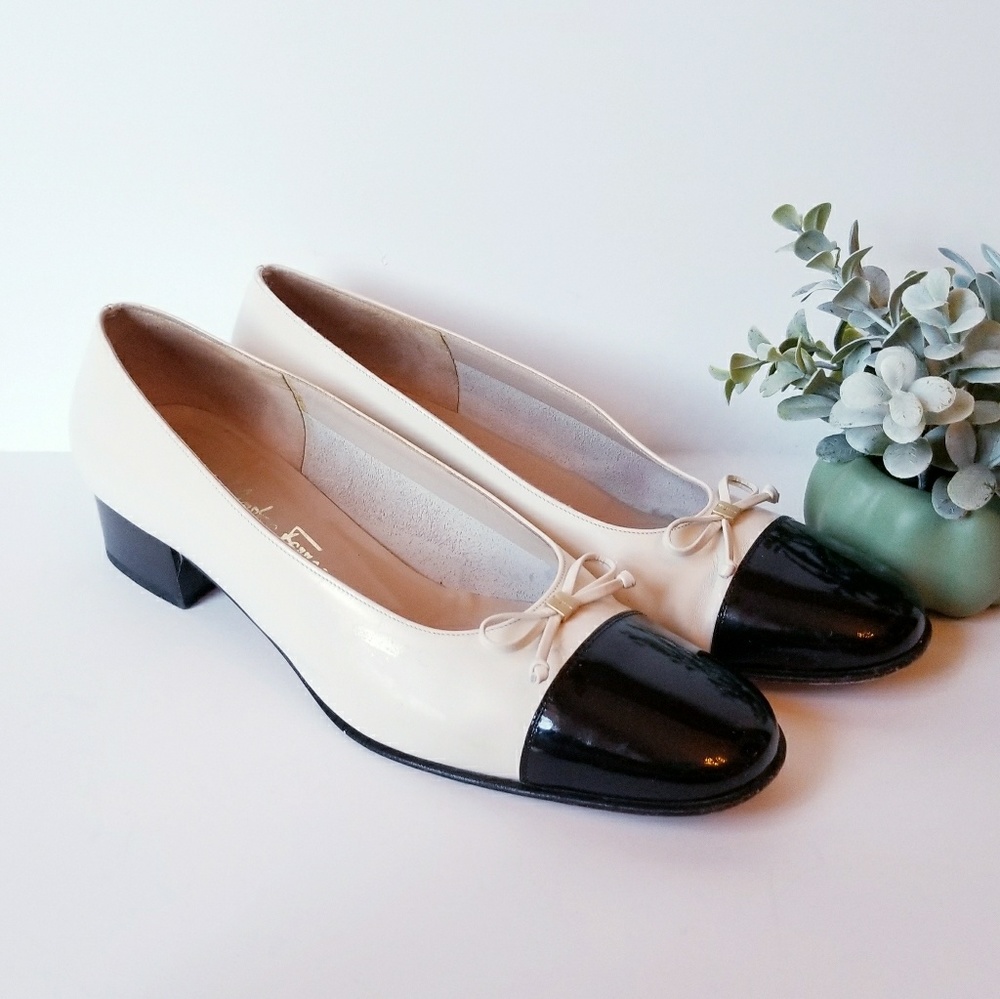 Salvatore Ferragamo Cream and Black Heels - Picture 2 of 8